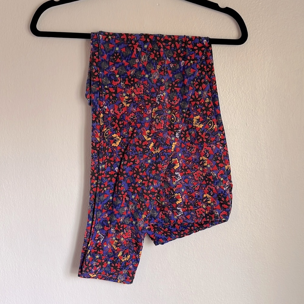 LuLaRoe Tall & Curvy Leggings